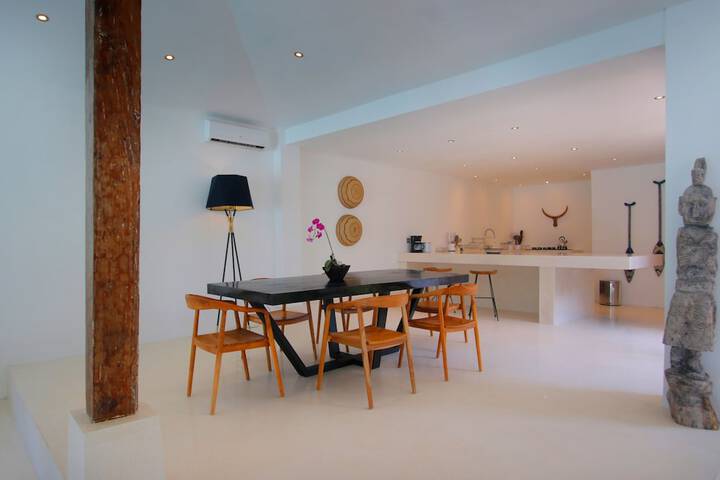 Room 27 of 78