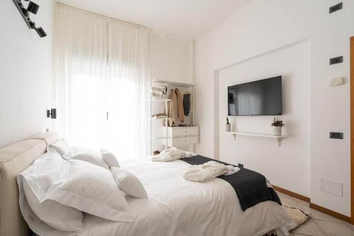 Room 3 of 43