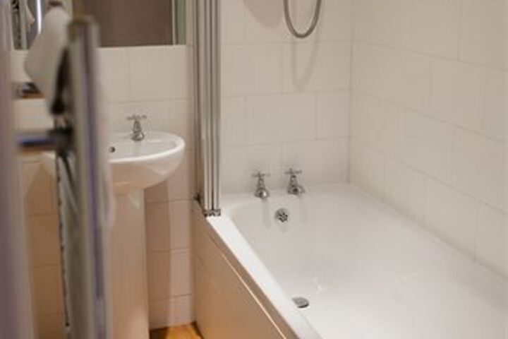 Room 2 of 29