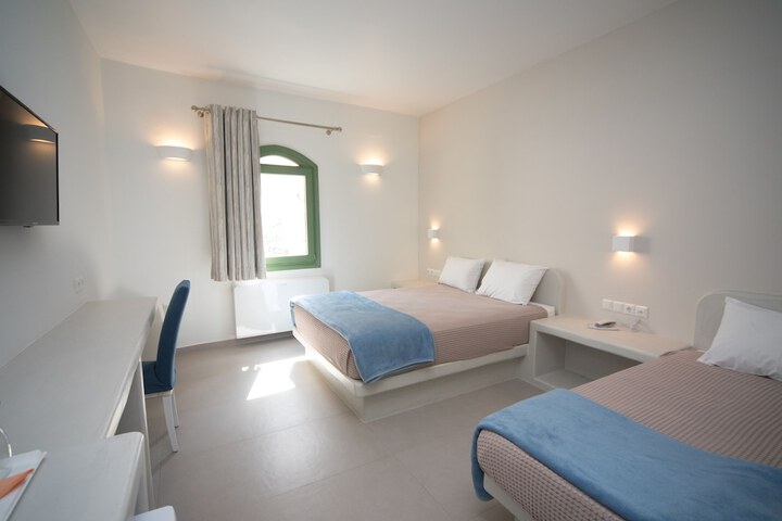 Room 6 of 25