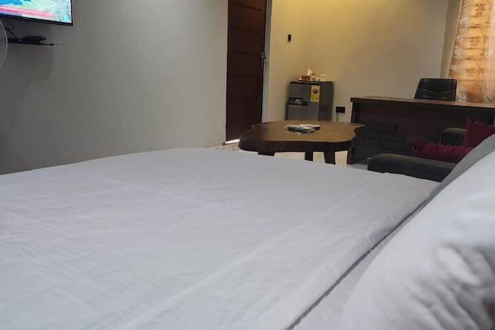 Room 13 of 23