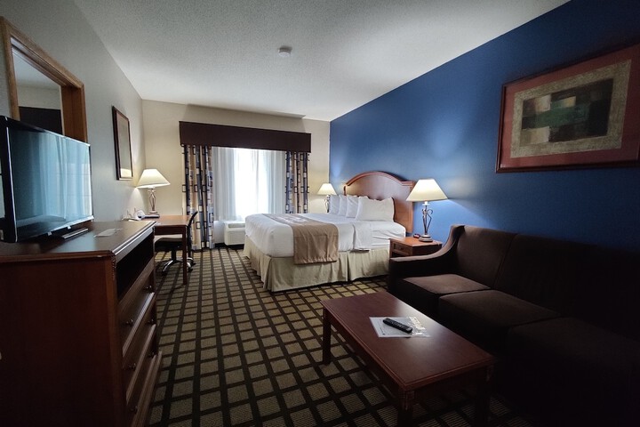 1 King Bed Business Room (16 of 25)