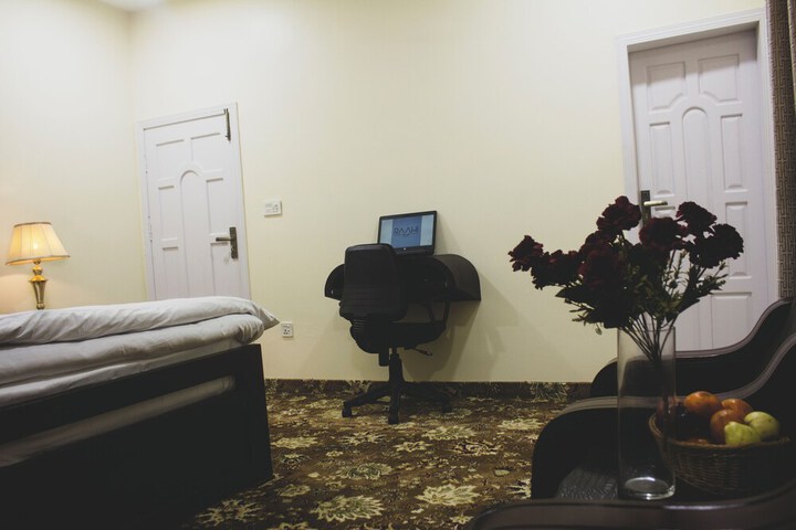 Room 10 of 30
