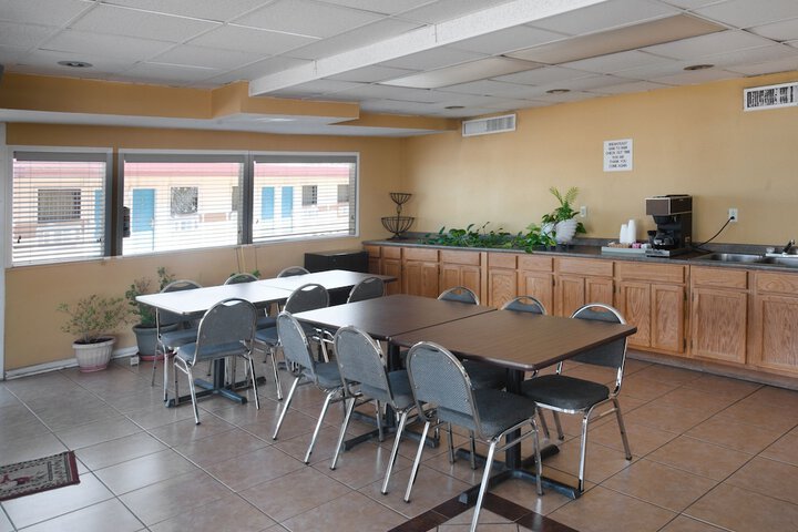 Breakfast/Coffee Service 22 of 25