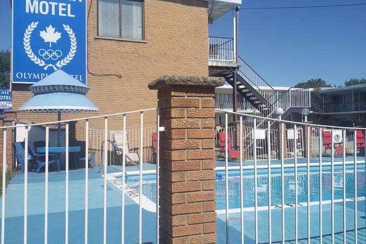 Pool 44 of 56