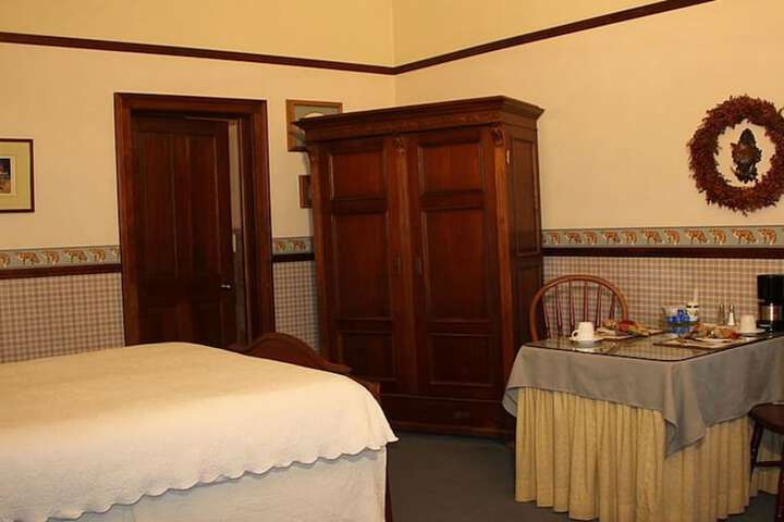 Room 18 of 38
