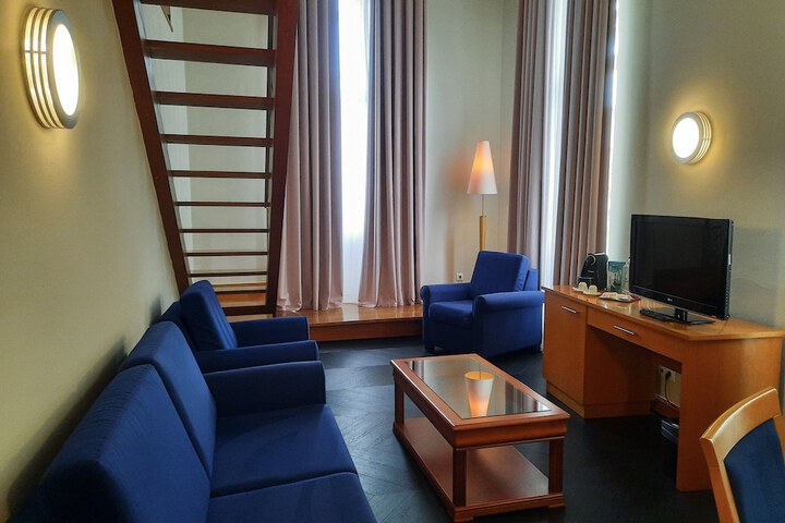 Room 36 of 92