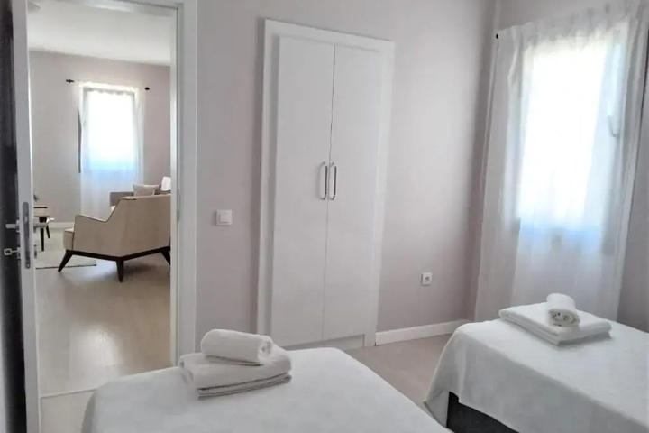 Room 5 of 13