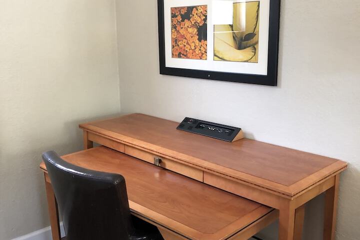 Room 8 of 29