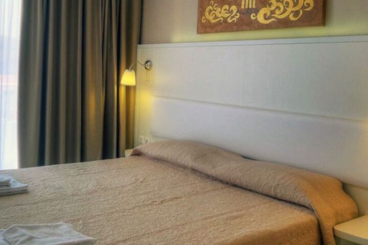Room 10 of 108