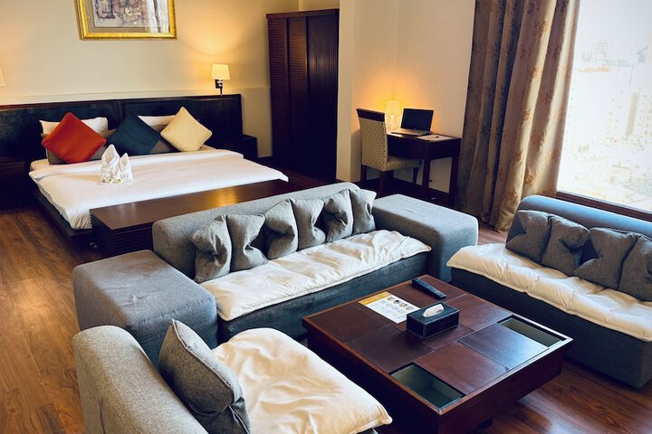 Room 11 of 37
