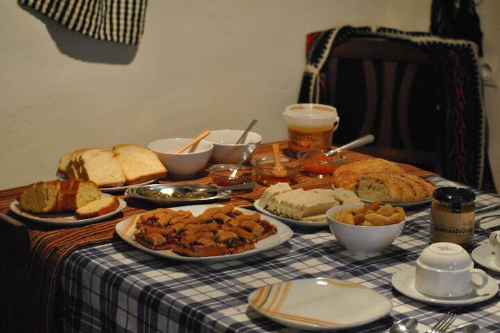 Dining 52 of 71