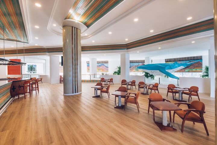 Entrance & Lobby