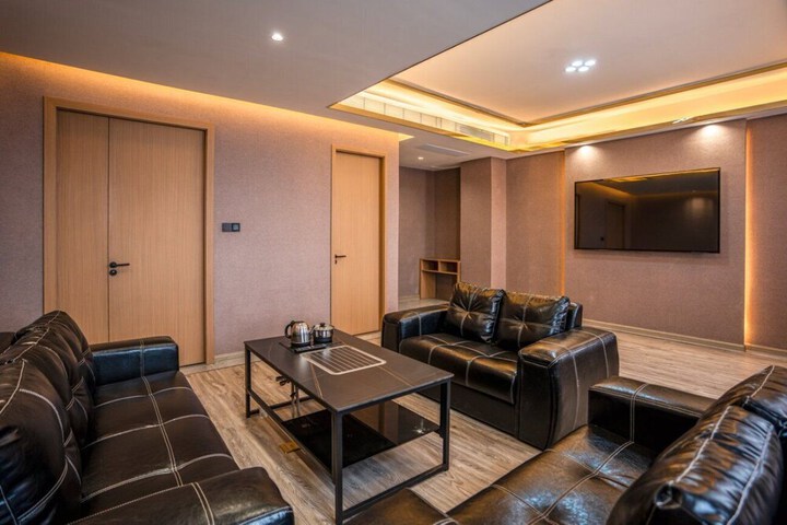 Room 55 of 84