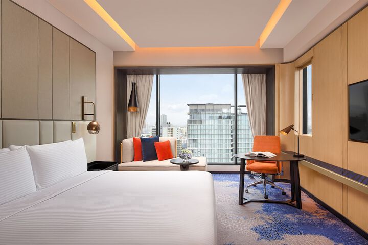 Room 15 of 90