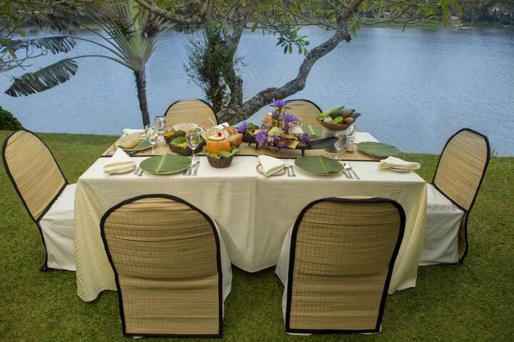 Dining 88 of 104