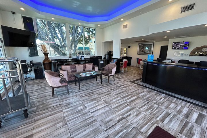 Business Center 20 of 21