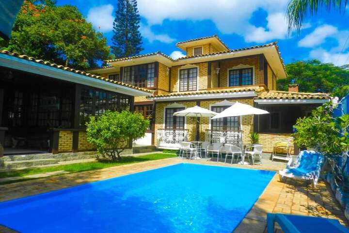 Pool Hotel