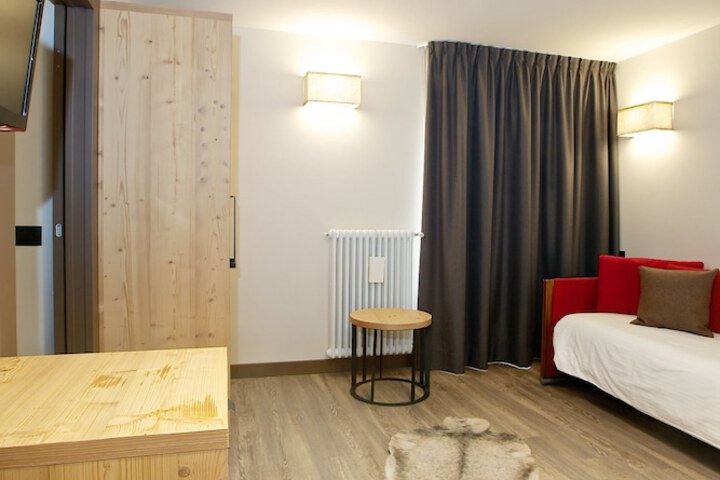 Room 11 of 186