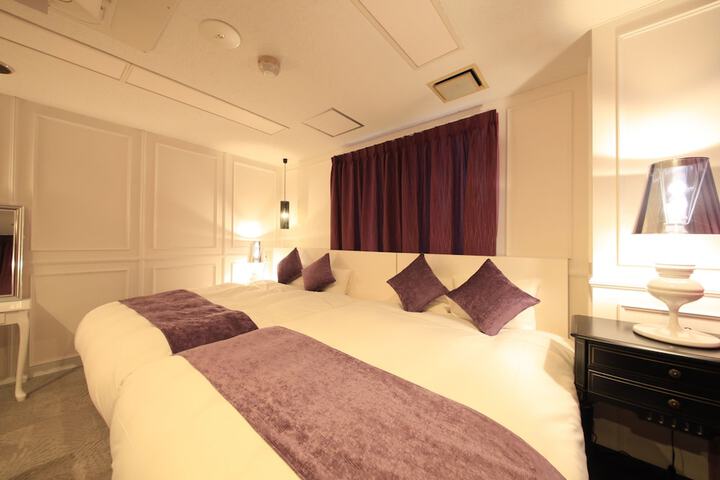 Room 35 of 54