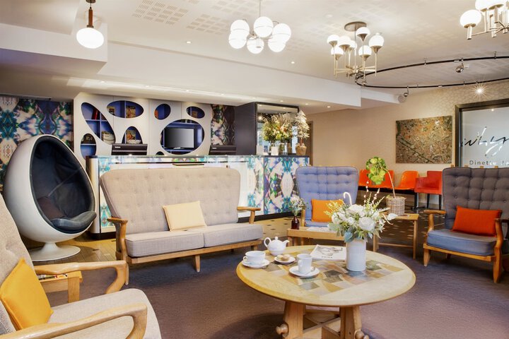 Guest Lobby