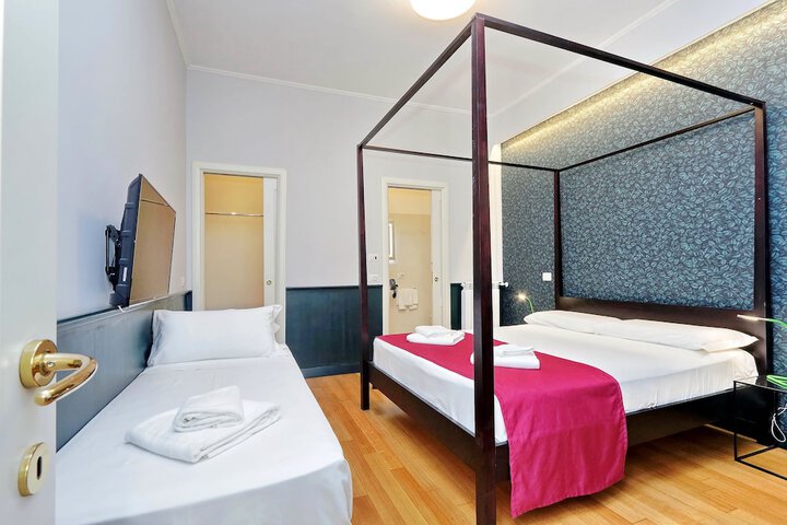 Room 7 of 35