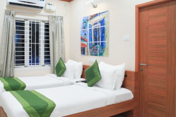 Room 4 of 26