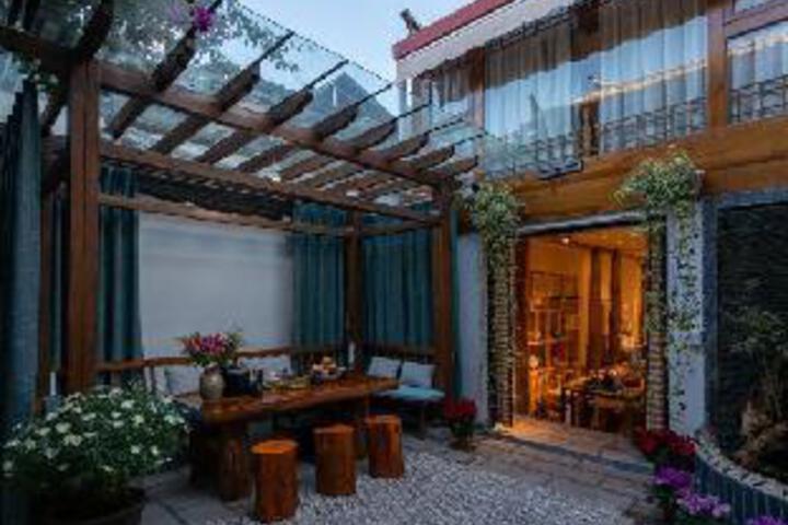 Lijiang Tianzi Garden Inn