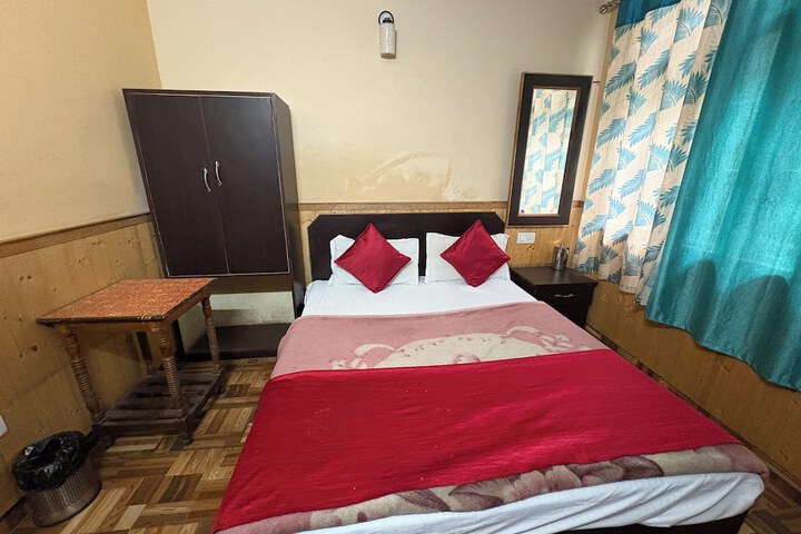 Room 15 of 40