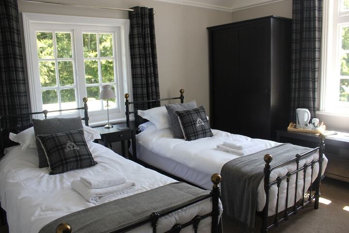 Room 8 of 29