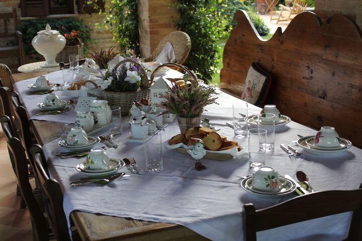 Breakfast/Coffee Service 46 of 68