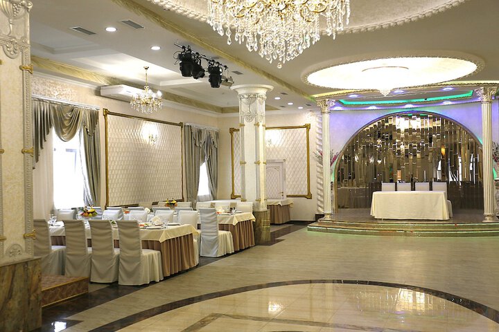 Ballroom/Hall 33 of 36