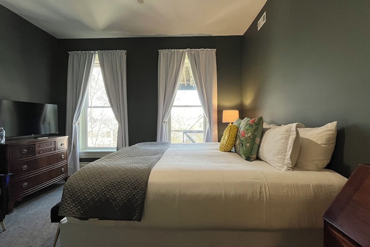Room 16 of 32