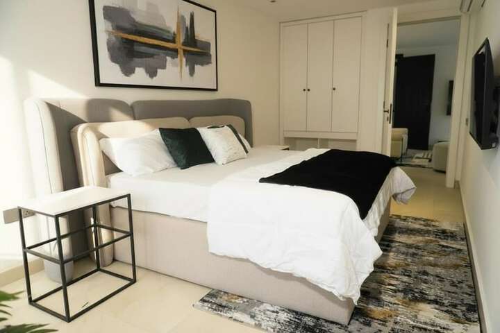Room 4 of 36