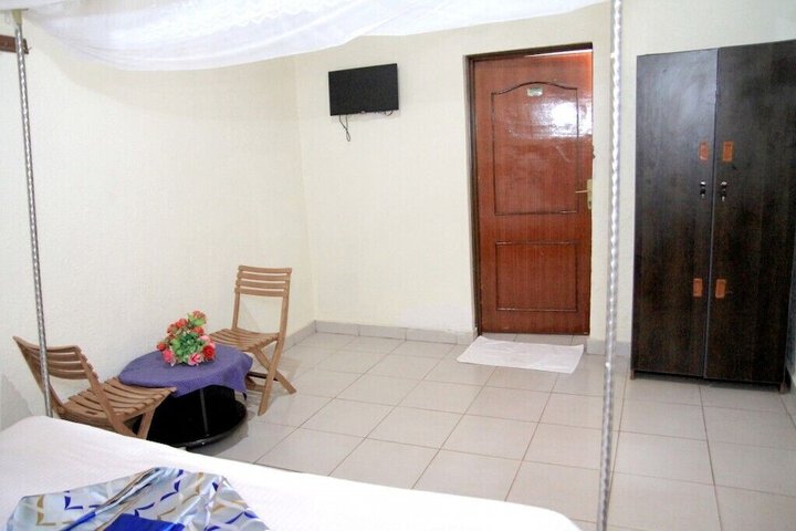 Room 9 of 60