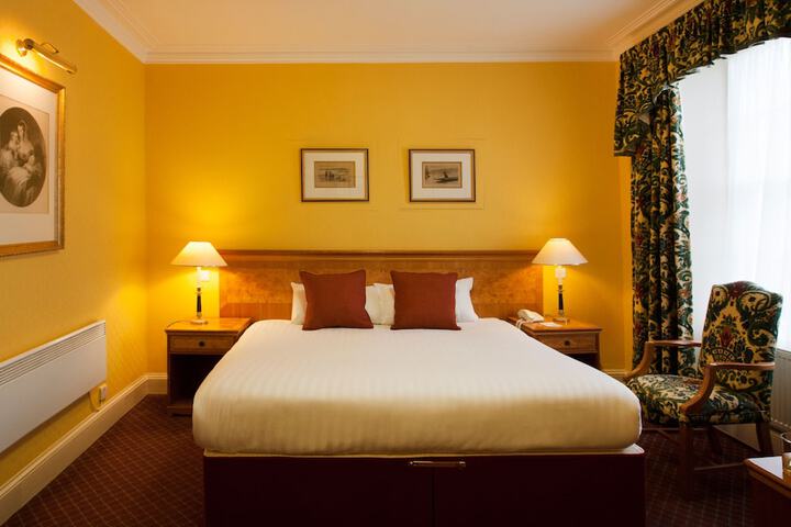 Room 8 of 39