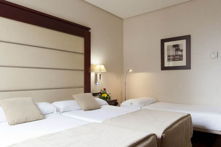 Room 3 of 40