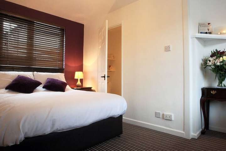 Room 5 of 14