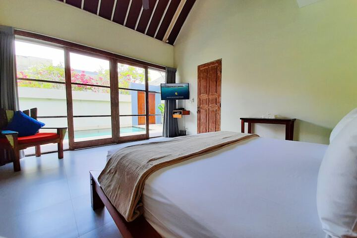 Room 4 of 64
