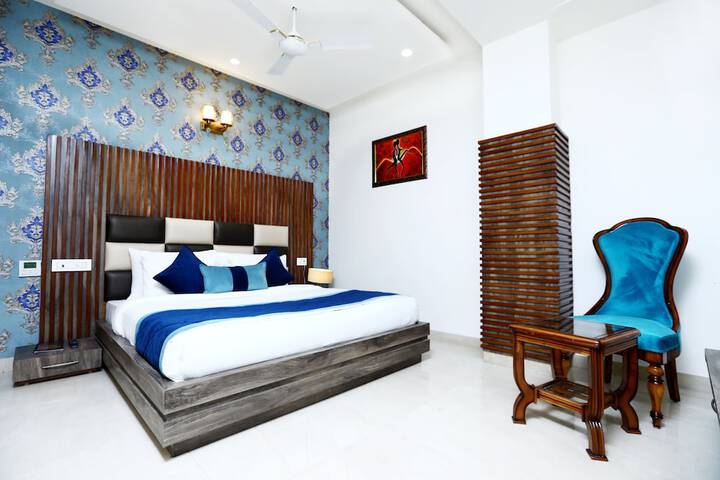 Room 25 of 53