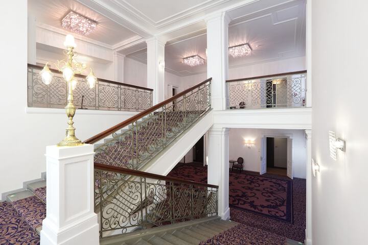 Ballroom/Hall 66 of 82