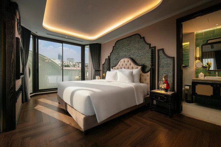 Room 18 of 74