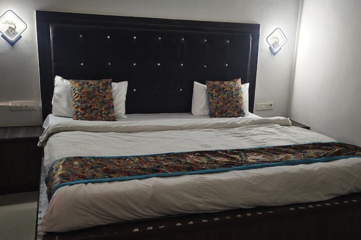 Room 7 of 24