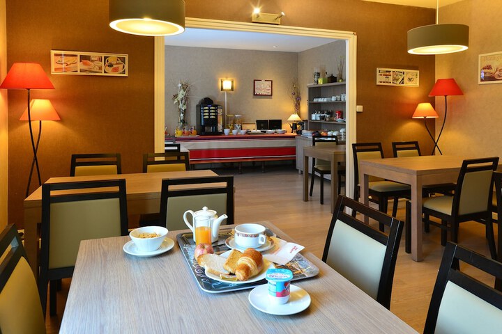 Breakfast/Coffee Service 42 of 57