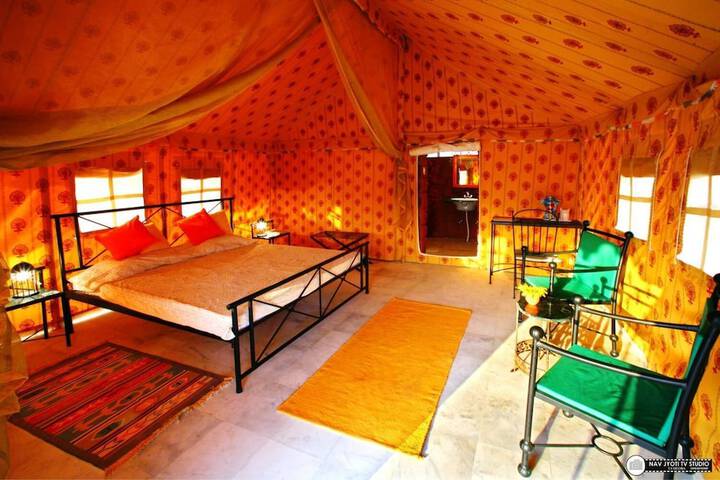 Room 2 of 36