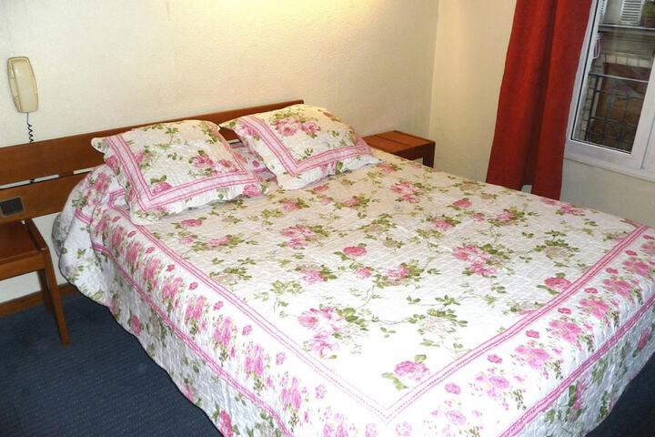 Room 9 of 28