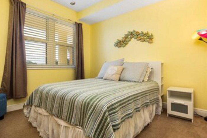 Room 123 of 163