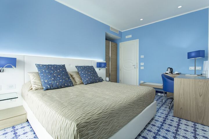 Room 9 of 116
