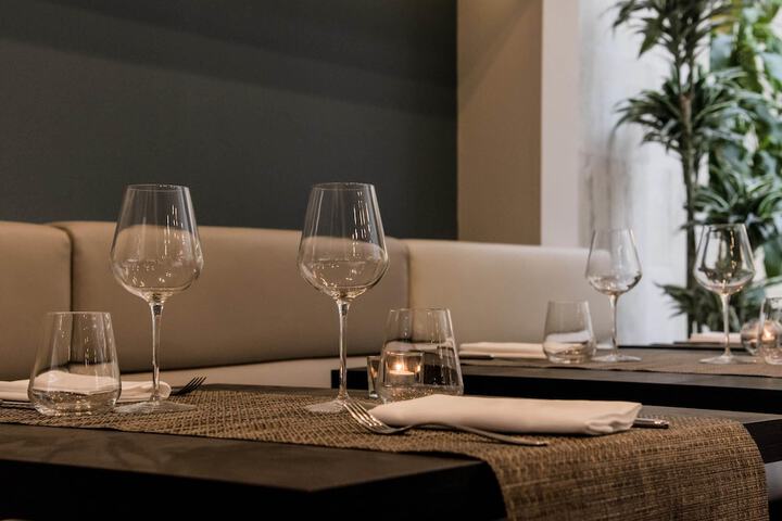 Dining 49 of 77