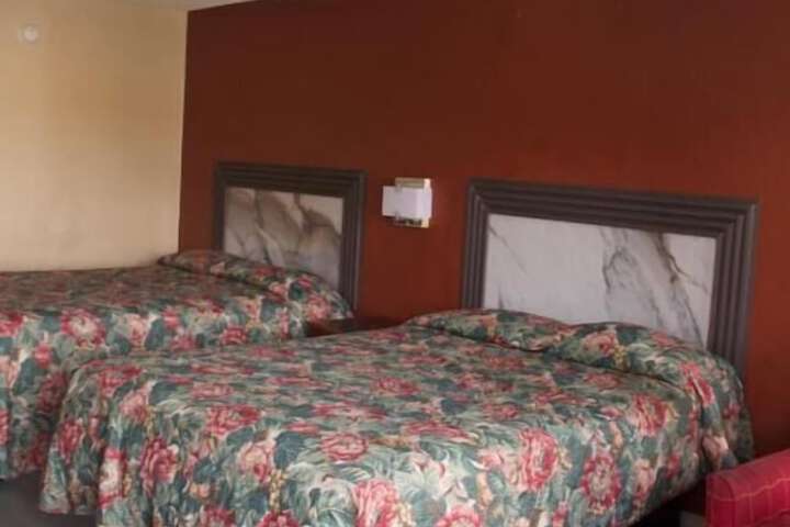 Room 11 of 20